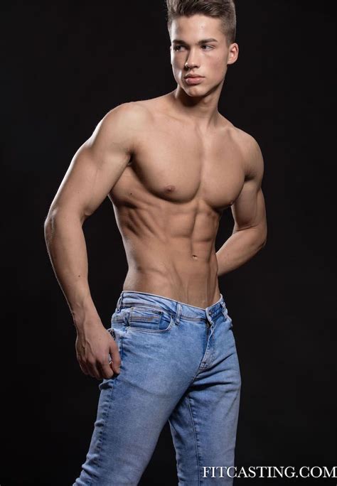 Discover the Worlds Fittest Nude Male Models on Fitcasting.com